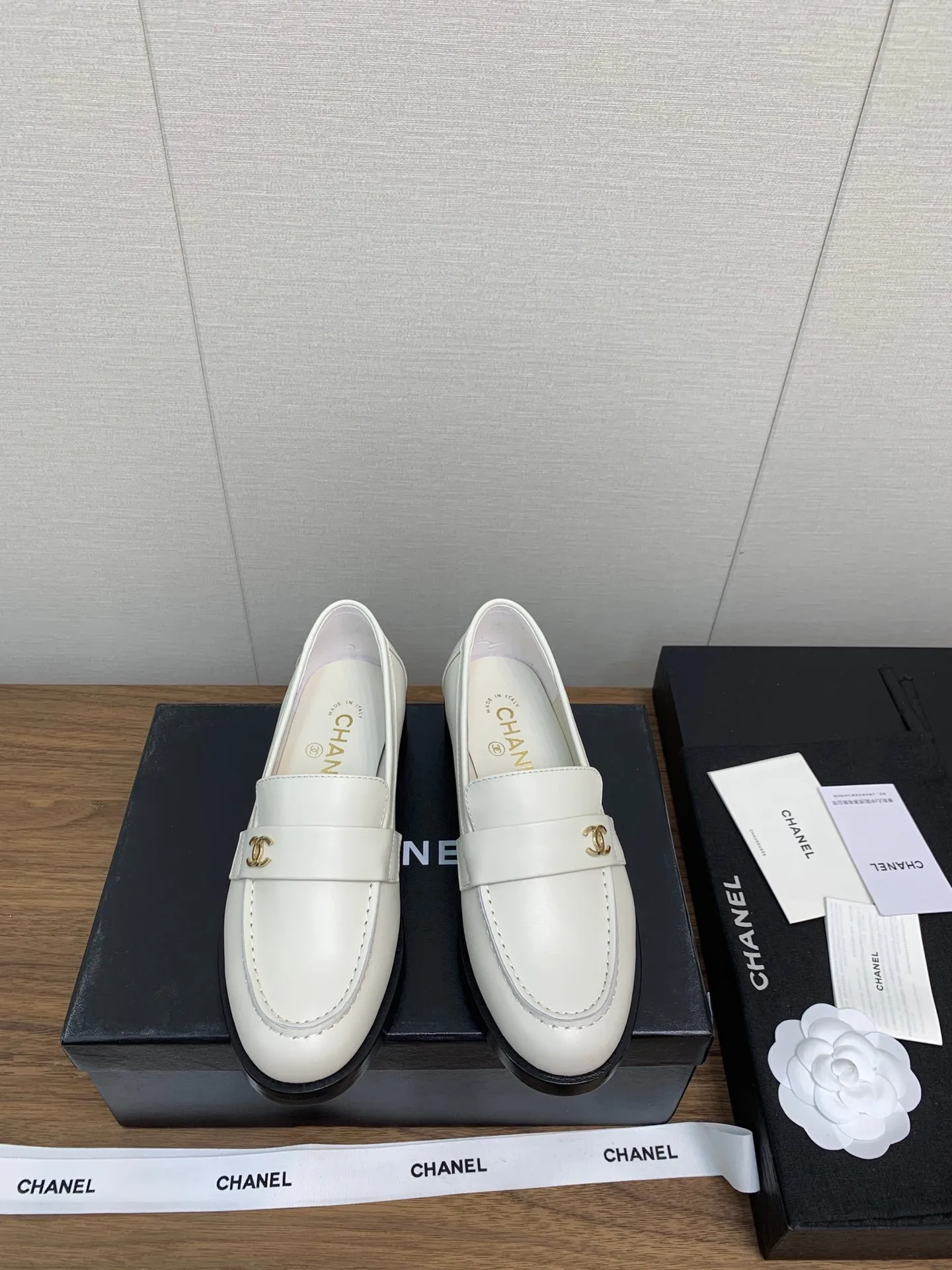 CC Moccasins 25mm White Lambskin