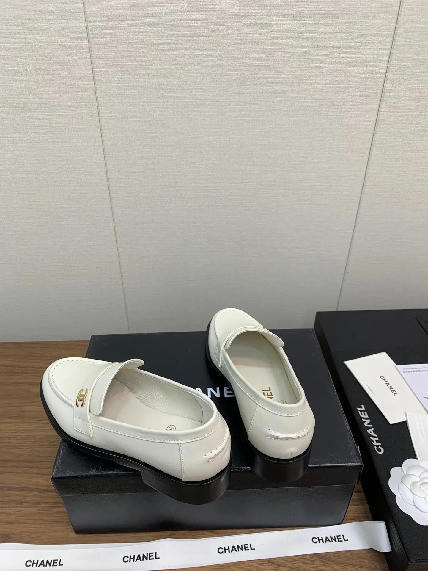 CC Moccasins 25mm White Lambskin