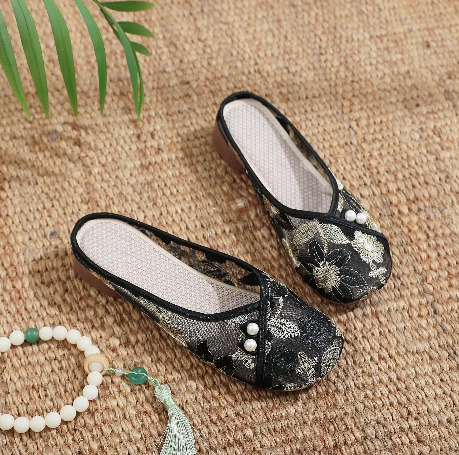 Chinese Slippers for Women Embroidered Mules Mesh Pearl Slip on - Retro Trendy Cute Casual Comfortable Walking Beach Travel Lightweight Running Standing All Day Business Office Driving Birthday Gifts