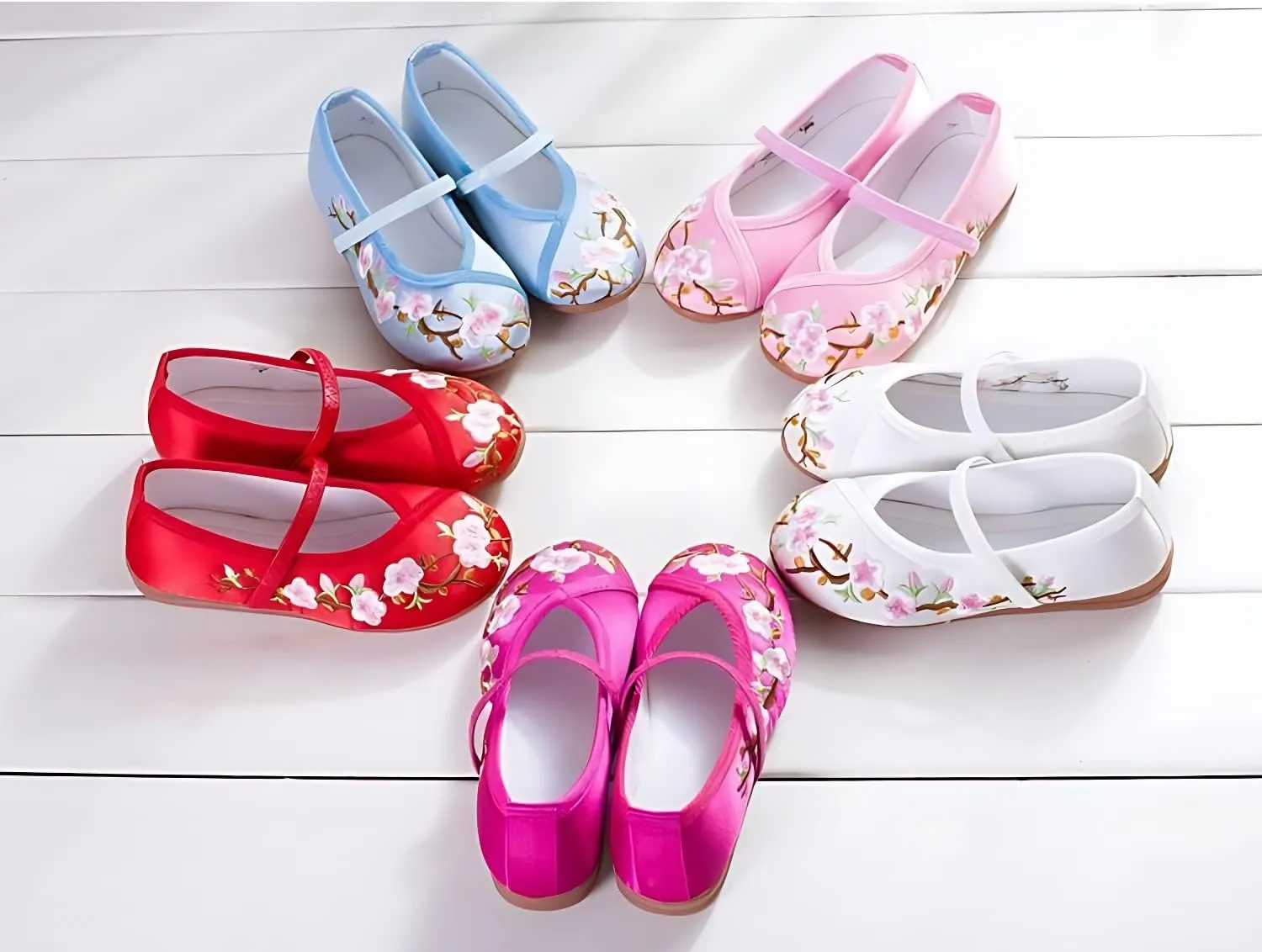 Chinese Traditional Embroidered Shoes Girls with Hanfu Ancient Costume Daily Performance Embroidered Canvas Shoes