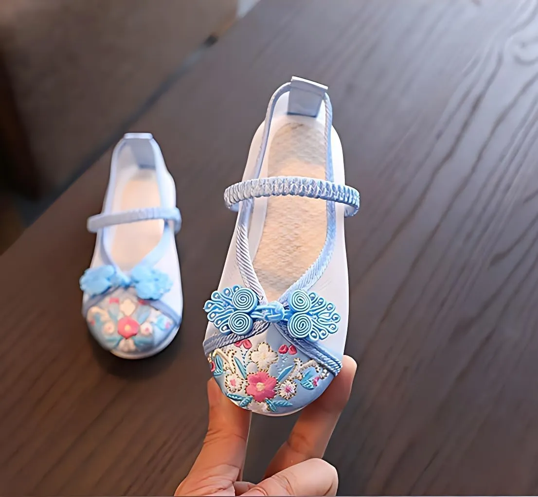 Chinese Traditional Girl Embroidery Shoes Hanfu Ancient Costume Daily Performance with Embroidery Shoes