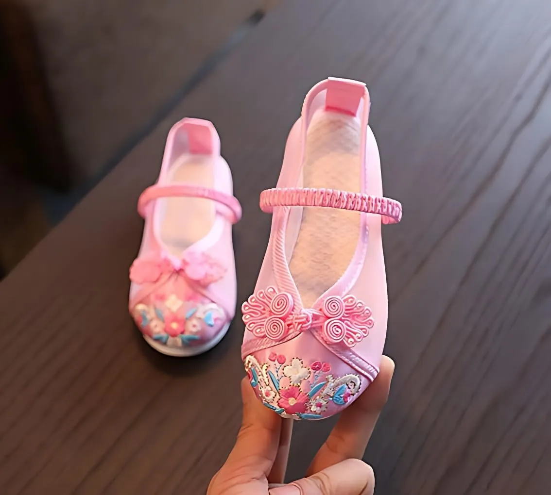 Chinese Traditional Girl Embroidery Shoes Hanfu Ancient Costume Daily Performance with Embroidery Shoes