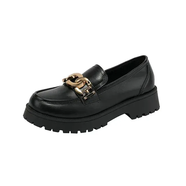 Classic loafers with chain detail