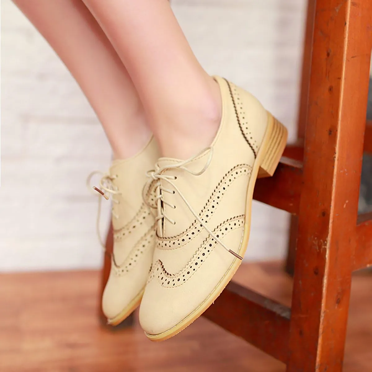Inornever Womens Brogue Oxfords Fashion Low Flat Heel Lace Up Carving Wingtip Vintage Dress Shoes