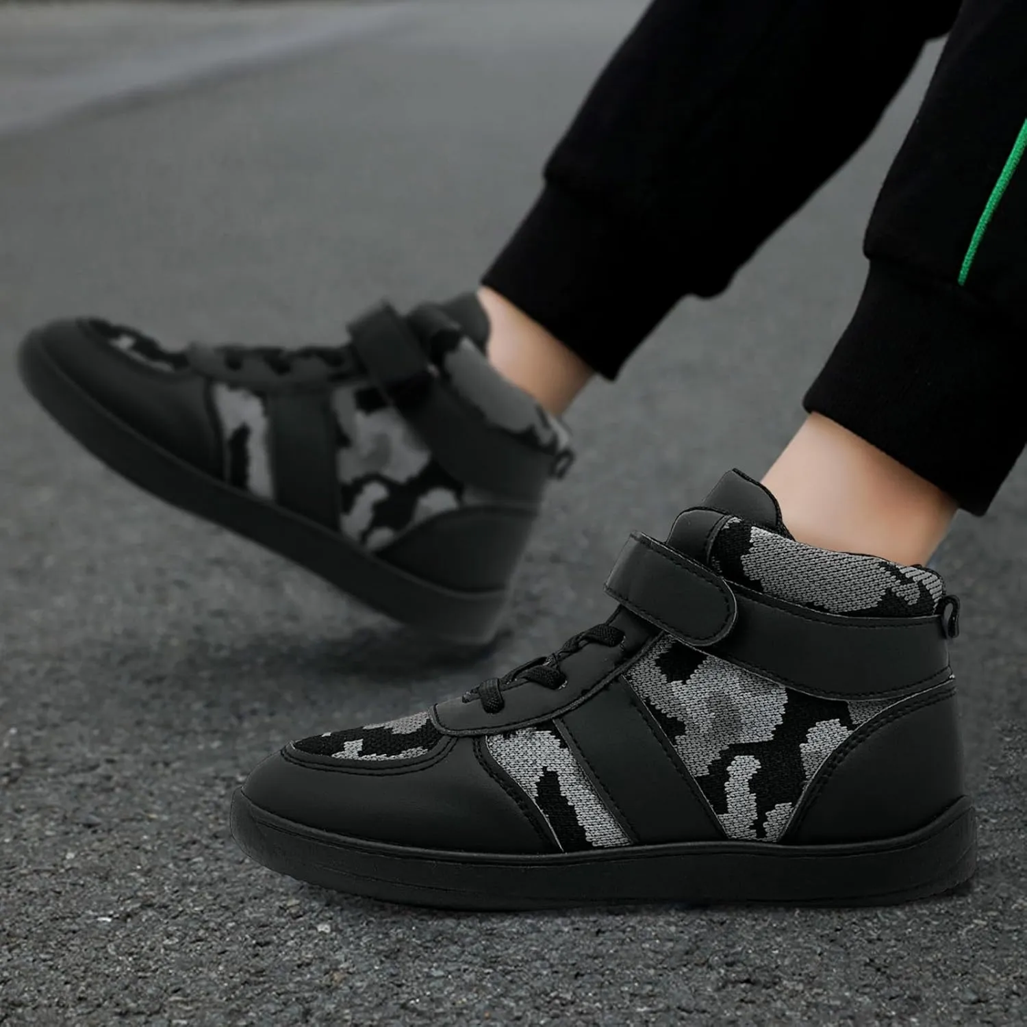 Kids High Top Barefoot Shoes Boys Girls Wrestling Shoes Anti-Skid Adventure Hiking Boots