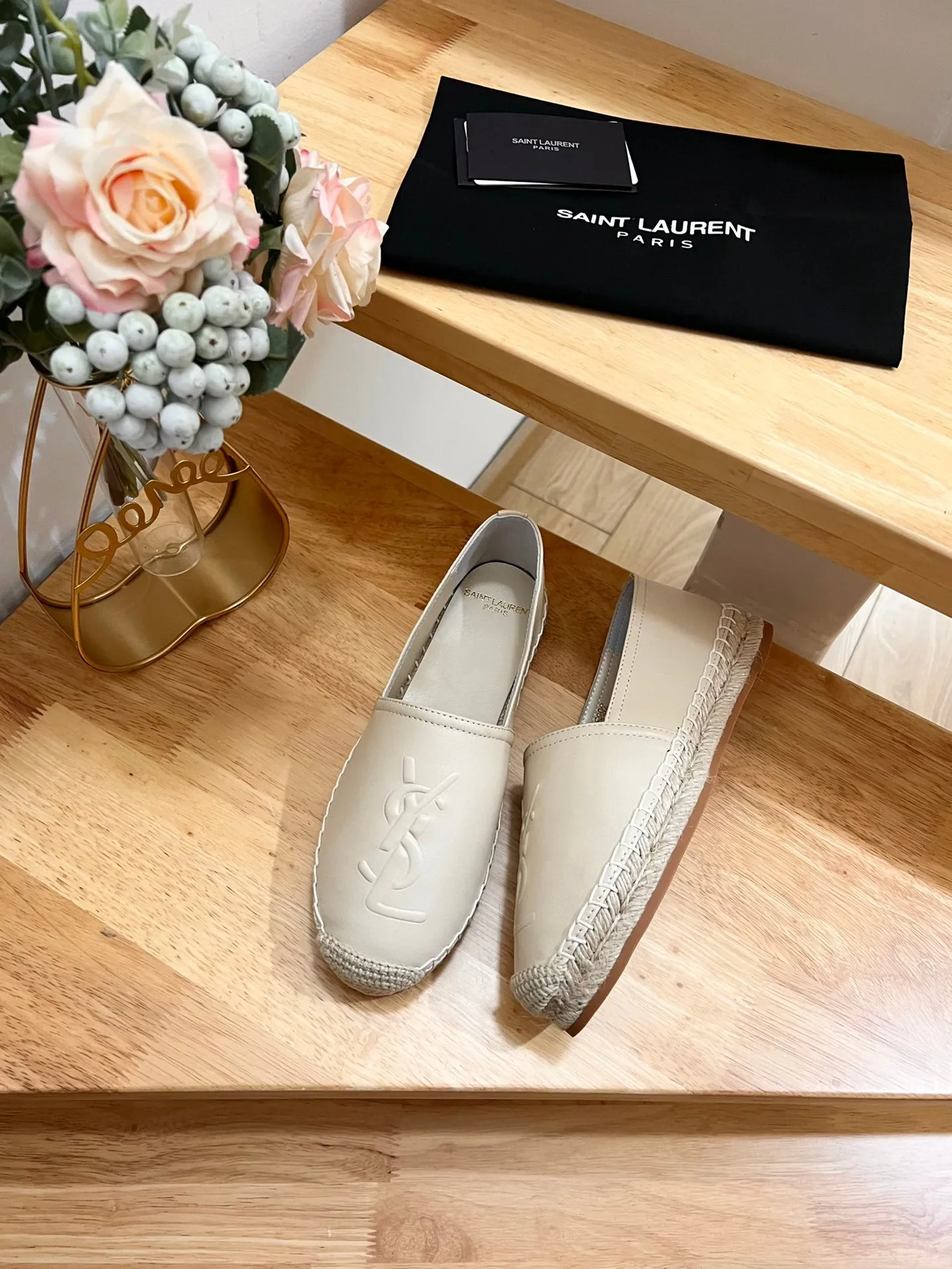 Laurent CREAMY WHITE Saint LOGO EMBOSSED SL Personalized assistance Convenient ON YVES SLIP CALFSKIN