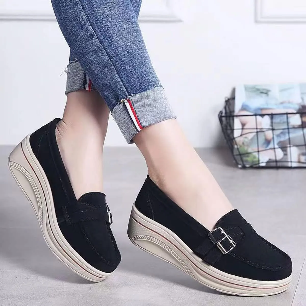 LAVAEGG Women Slip On Loafers,Comfort Suede Moccasins Wide Low Top Shoes,Non-Slip Heightening Wedge Shoes