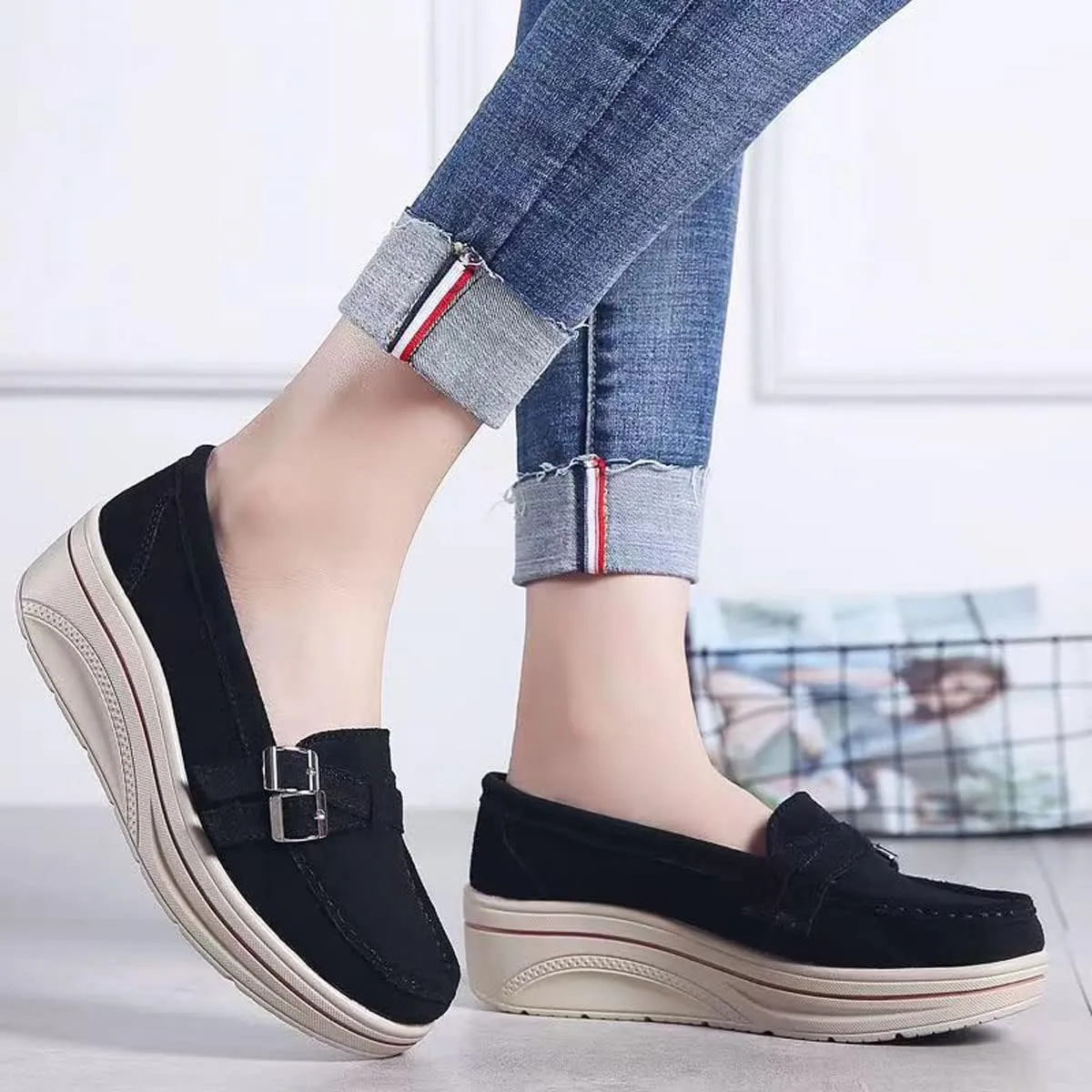 LAVAEGG Women Slip On Loafers,Comfort Suede Moccasins Wide Low Top Shoes,Non-Slip Heightening Wedge Shoes