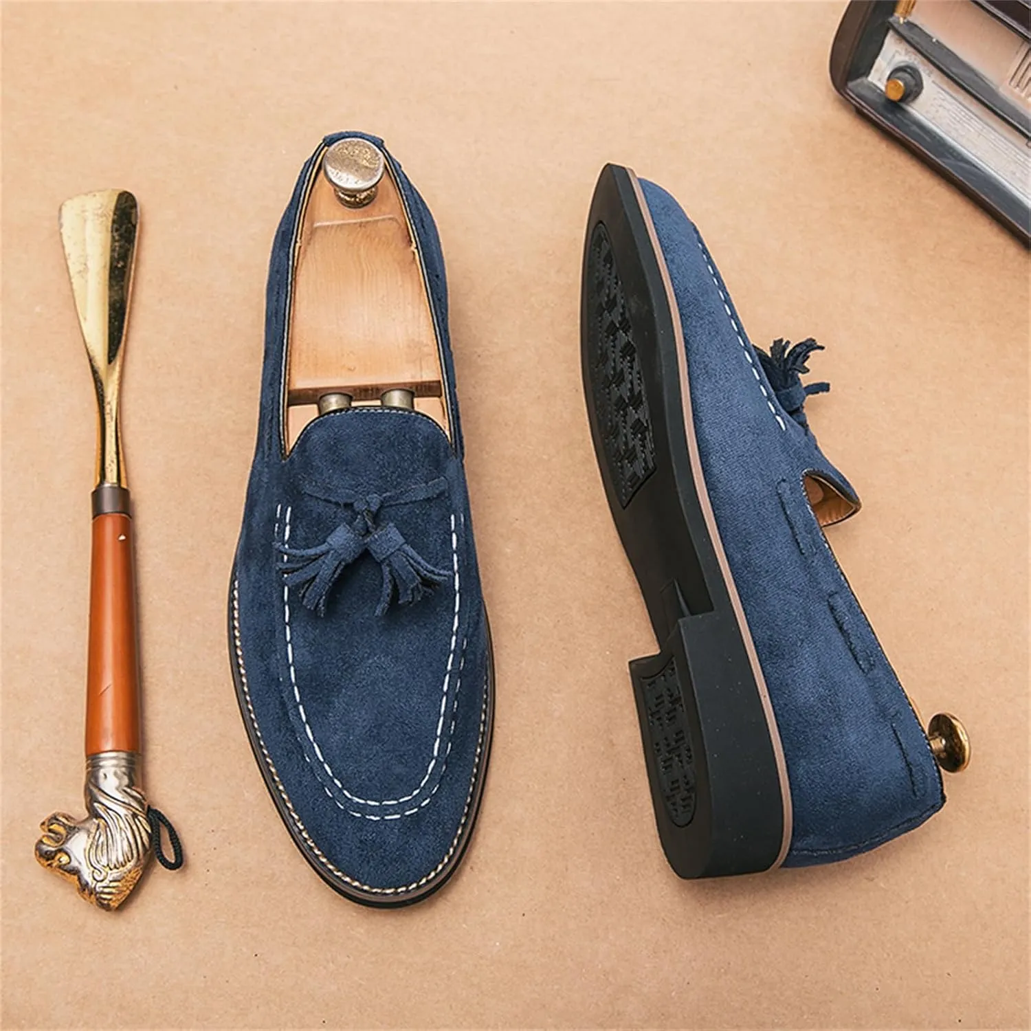 Men's Tassel Suede Slip-on Loafers Vintage Noble Velvet Pointed Toe Flats Smoking Slippers Prom Party Wedding Penny Shoes