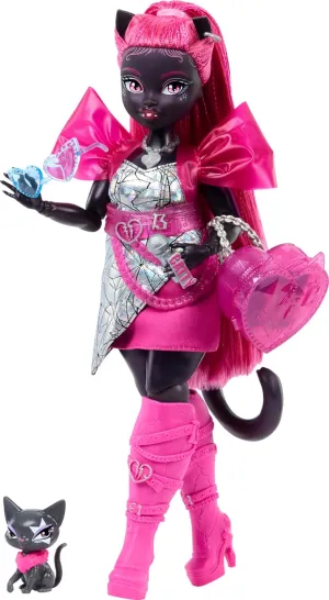 Monster High Catty Noir Doll, Werecat with Pet Cat Amulette & Accessories Like Backpack, Music Book, Microphone & More