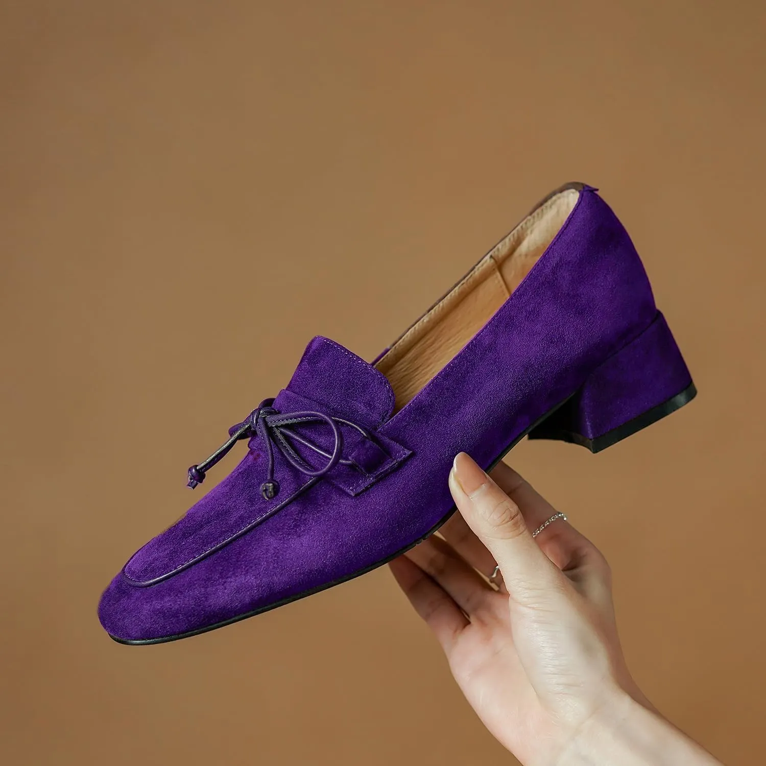 MOOMMO Women Chunky Low Heel Loafers Bow Suede Slip On Closed Square Toe Loafer Shoes Oxfords Comfy 1 Inch Block Heels Dress Shoes Pumps Office Work Pumps Vintage Retro Comfy 4-11 M US