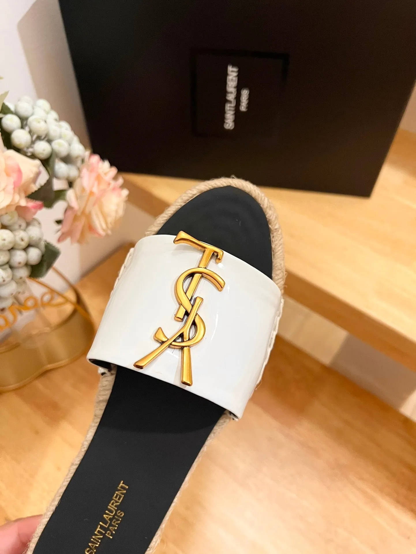 SLIPPER Multi-device compatible AND Saint Laurent WHITE Compliance-certified LOGO CALFSKIN BLACK SL YVES