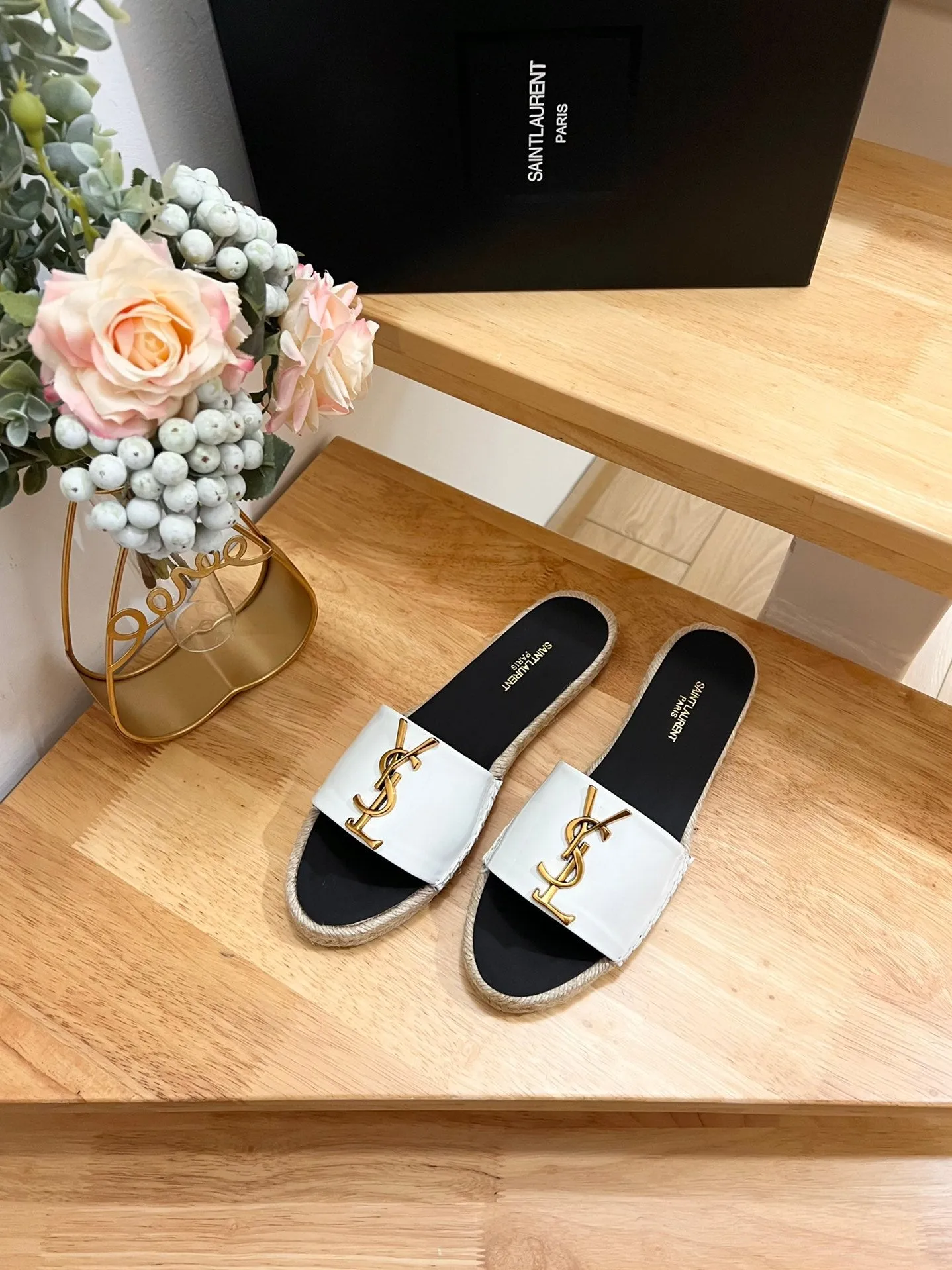 SLIPPER Multi-device compatible AND Saint Laurent WHITE Compliance-certified LOGO CALFSKIN BLACK SL YVES