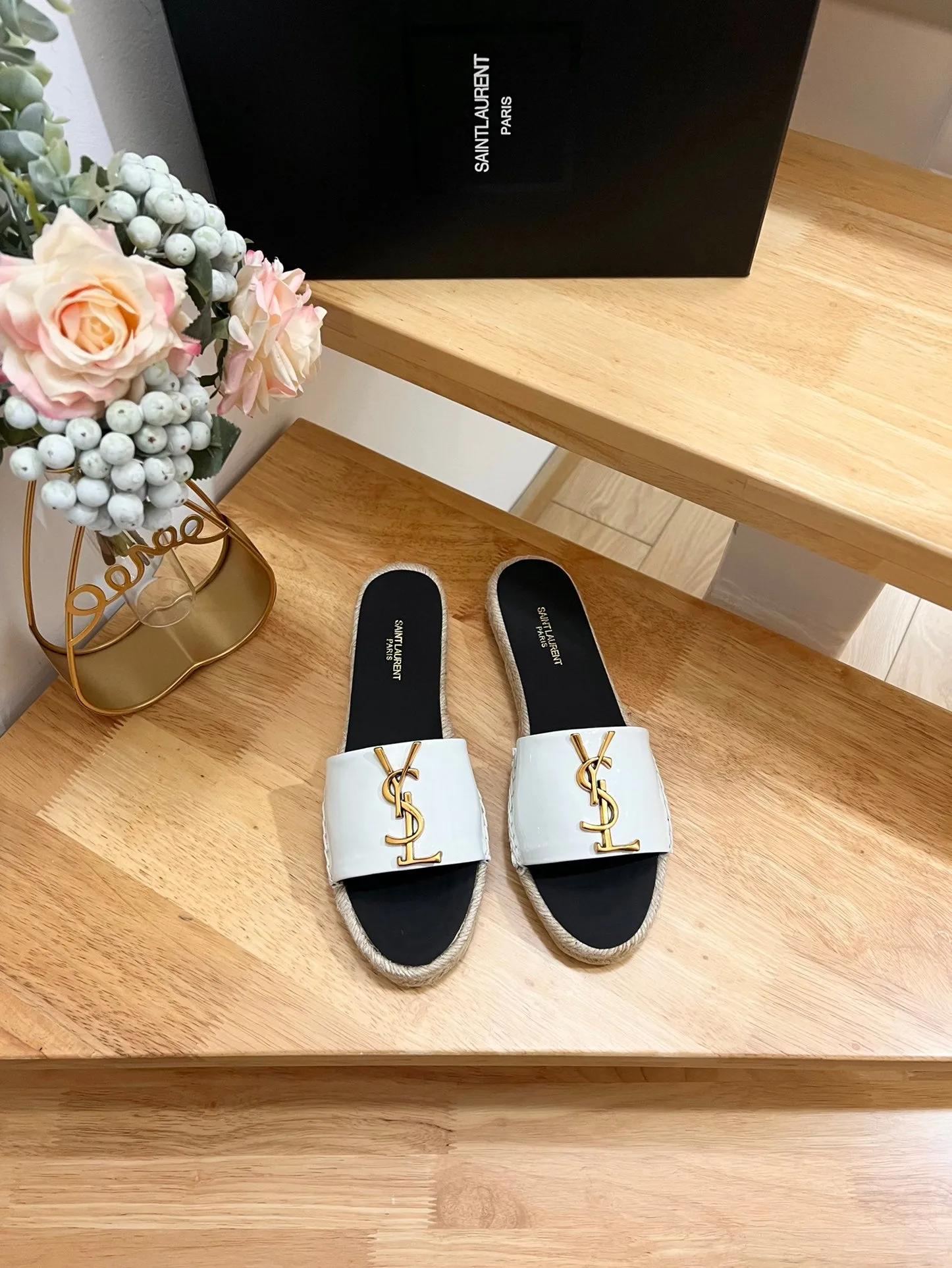 SLIPPER Multi-device compatible AND Saint Laurent WHITE Compliance-certified LOGO CALFSKIN BLACK SL YVES