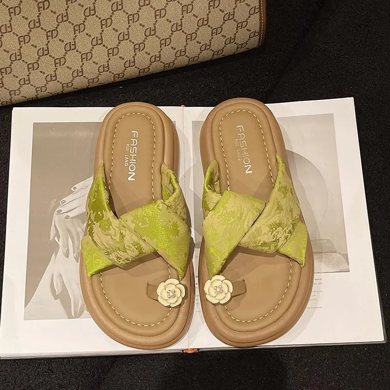 With skirts, slippers, women's summer wear 2025 new French toe muffin thick-soled sandals, new Chinese shoes,Wear-resistant and lightweight, skin-friendly