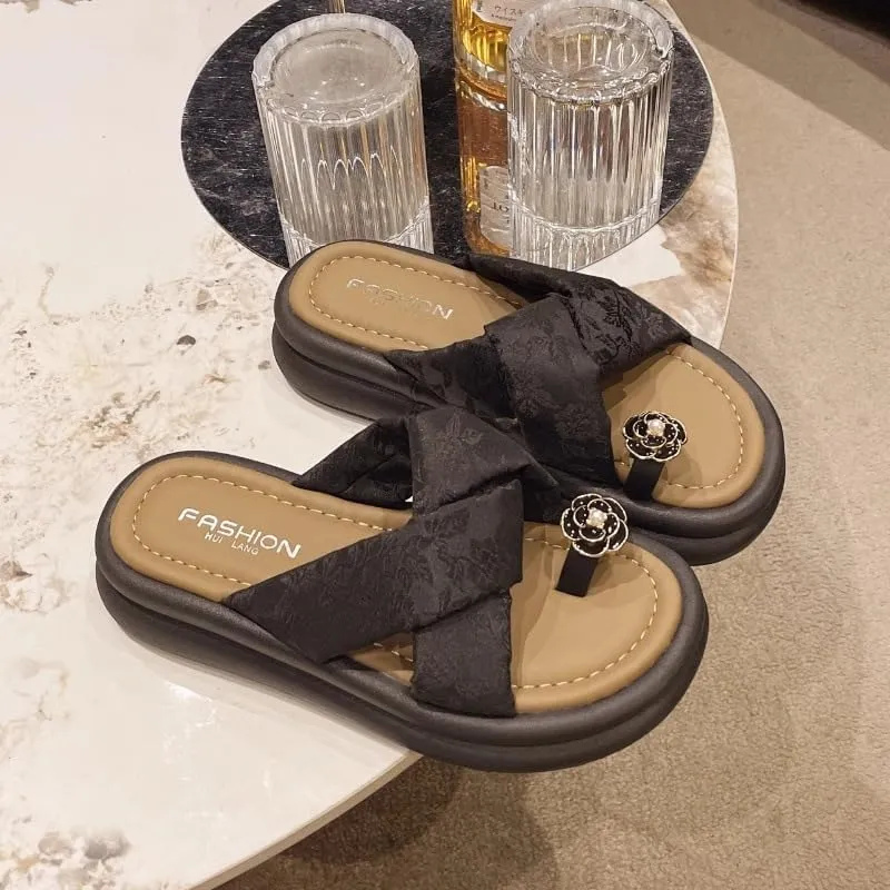With skirts, slippers, women's summer wear 2025 new French toe muffin thick-soled sandals, new Chinese shoes,Wear-resistant and lightweight, skin-friendly