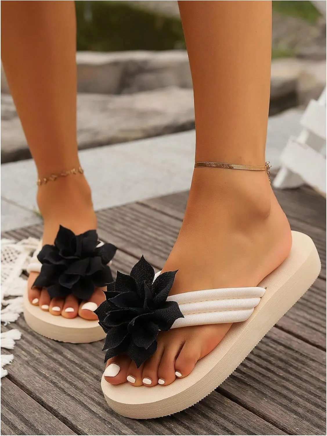 Women's 3D Floral Flip Flops Elegant Appliques Beach Thongs Sandals Summer Flats Shoes