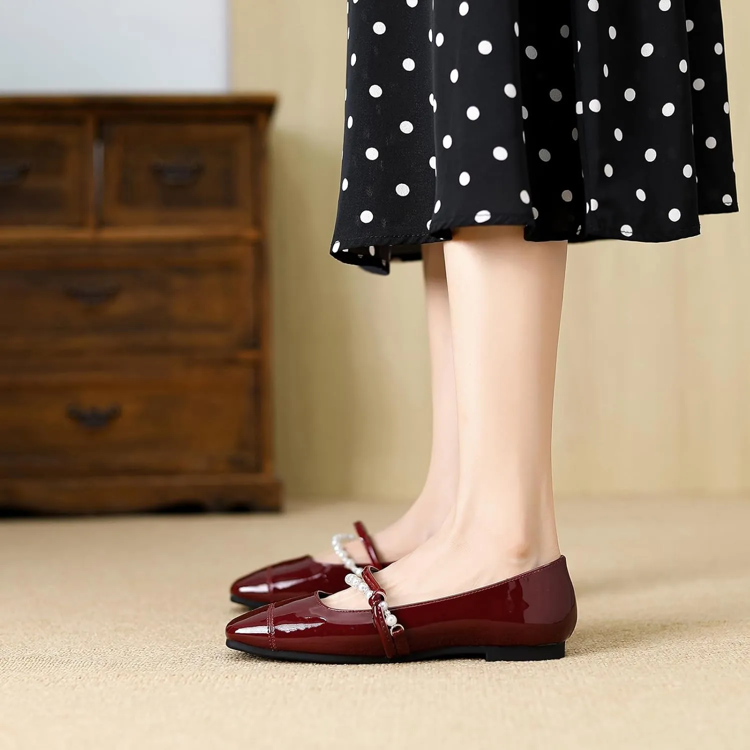 Women's Patent Leather Square Toe Mary Jane Flats Elegant Pearl Strap Slip-On Soft Ballet Walking Shoes Comfortable Casual Dress Flat Shoes