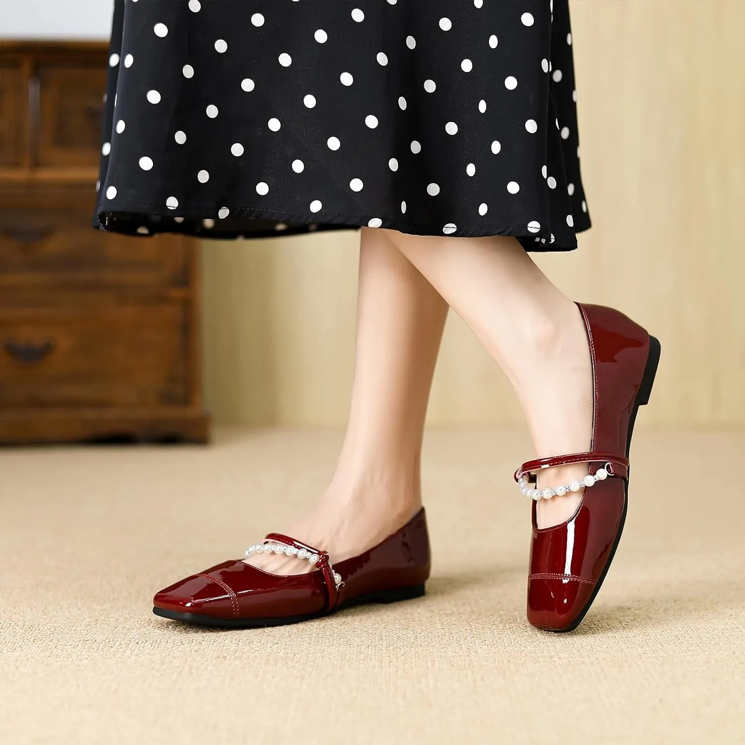 Women's Patent Leather Square Toe Mary Jane Flats Elegant Pearl Strap Slip-On Soft Ballet Walking Shoes Comfortable Casual Dress Flat Shoes